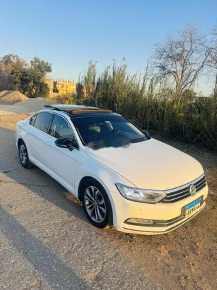 Volkswagen Passat 2019 White Used for Sale
