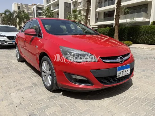 اوبل أسترا 2016 أبيض مستعملة للبيع - 2