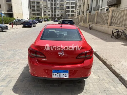 اوبل أسترا 2016 أبيض مستعملة للبيع - 4