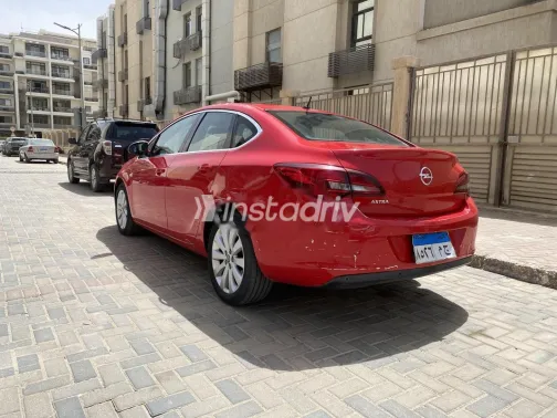 اوبل أسترا 2016 أبيض مستعملة للبيع - 5