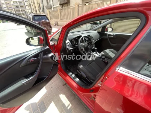 اوبل أسترا 2016 أبيض مستعملة للبيع - 8