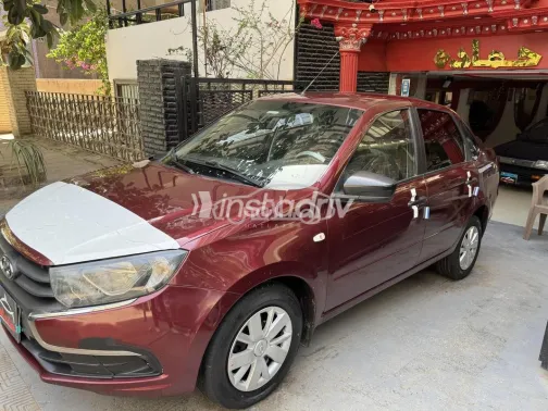 لادا جرانتا 2020 أحمر غامق مستعملة للبيع - 3