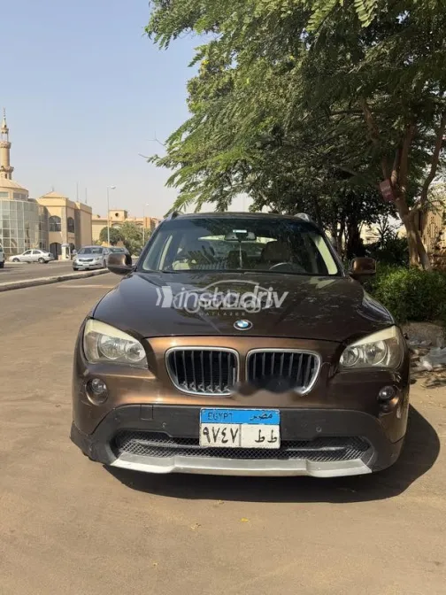 بي ام دبليو X1 2012 برونزي مستعملة للبيع - 2