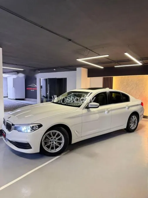 بي ام دبليو 520 2019 أبيض مستعملة للبيع - 3