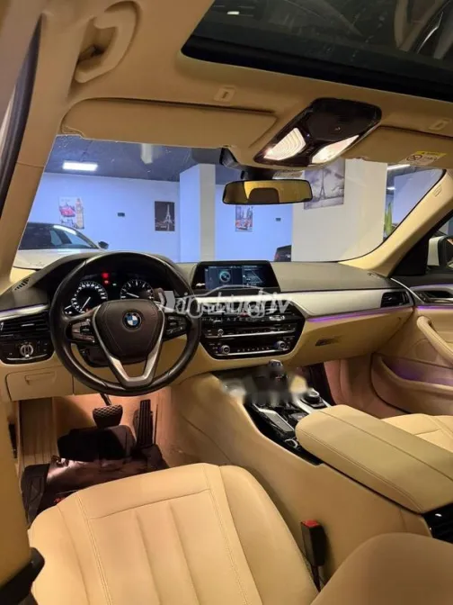 بي ام دبليو 520 2019 أبيض مستعملة للبيع - 9