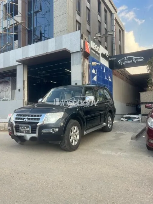 ميتسوبيشي باجيرو 2014 أسود مستعملة للبيع - 3