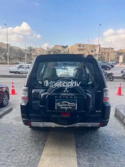 ميتسوبيشي باجيرو 2014 أسود مستعملة للبيع - 4
