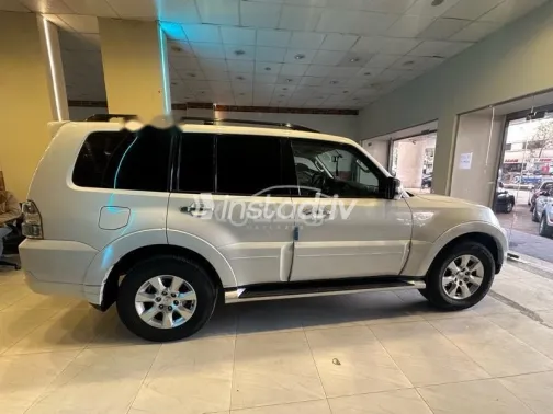 Mitsubishi Pajero 2016 White Used for Sale - 9