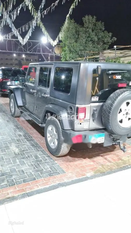 جيب رانجلر 2010 رمادي مستعملة للبيع - 4