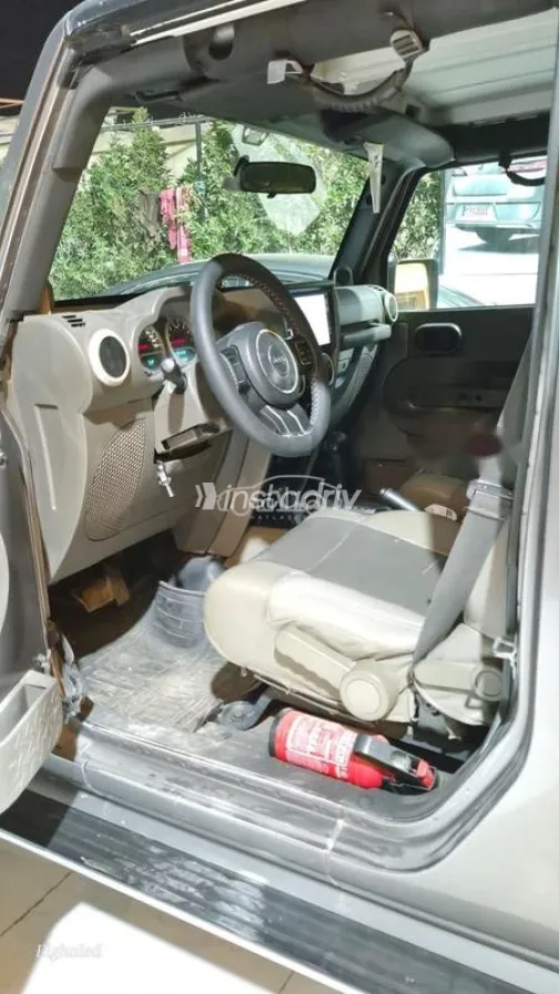 جيب رانجلر 2010 رمادي مستعملة للبيع - 5