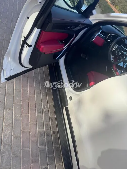 جاكوار اف بيس 2024 أبيض مستعملة للبيع - 8