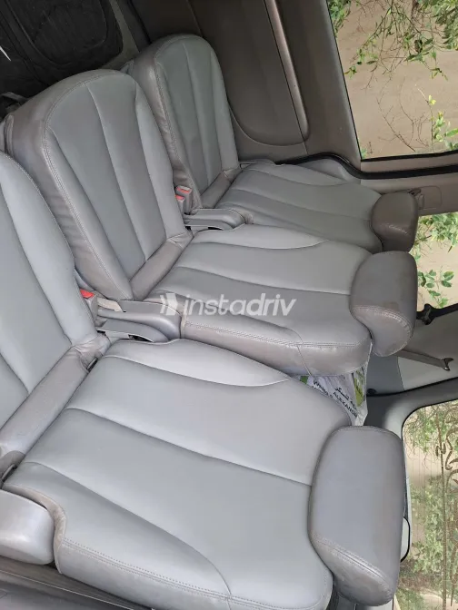 كيا كارنفال 2011 أبيض مستعملة للبيع - 5