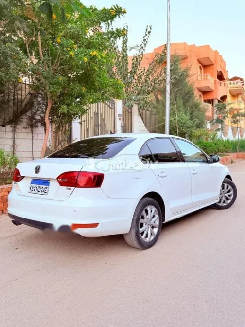 فولكس فاغن جيتا 2014 أبيض مستعملة للبيع - 8