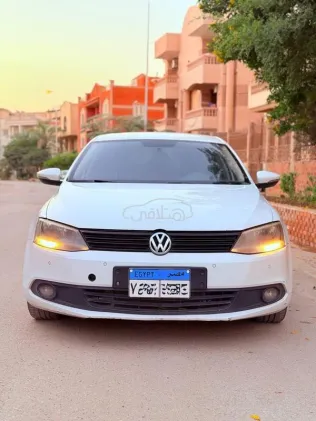 فولكس فاغن جيتا 2014 أبيض مستعملة للبيع
