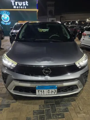 اوبل كروس لاند 2021 فضي مستعملة للبيع