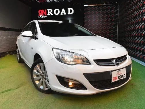 Opel Astra 2017 White Used for Sale - 3