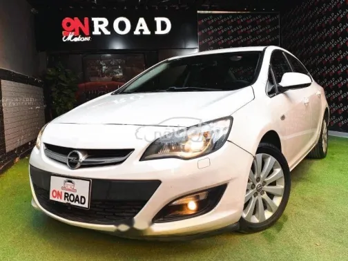 Opel Astra 2017 White Used for Sale - 4