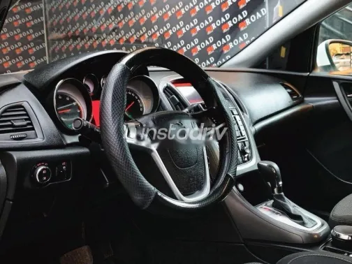 Opel Astra 2017 White Used for Sale - 5