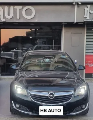 Opel Insignia 2016 Green Used for Sale
