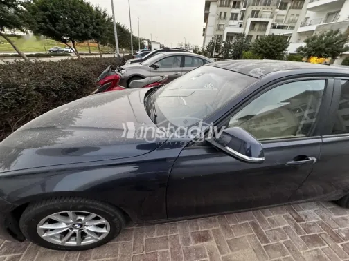 بي ام دبليو 318 2018 أبيض مستعملة للبيع - 1