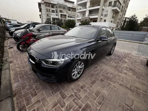 بي ام دبليو 318 2018 أبيض مستعملة للبيع - 2