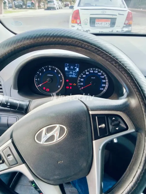 هيونداي اكسنت RB 2022 أبيض مستعملة للبيع - 9