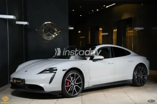 بورش تايكان 2024 رمادي مستعملة للبيع - 1