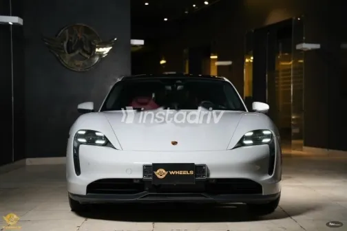 بورش تايكان 2024 رمادي مستعملة للبيع - 3