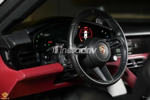 بورش تايكان 2024 رمادي مستعملة للبيع - 9