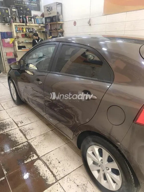 كيا ريو 2014 موكا مستعملة للبيع - 3