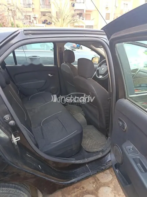 Renault Logan 2014 Black Used for Sale - 2