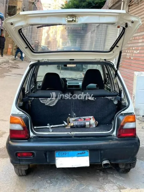 سوزوكى ماروتى 2012 أبيض مستعملة للبيع - 2