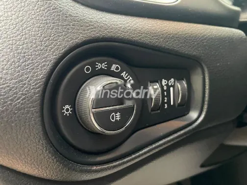 Jeep Renegade 2021 Silver Used for Sale - 3