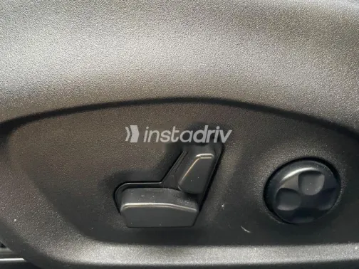 Jeep Renegade 2021 Silver Used for Sale - 8