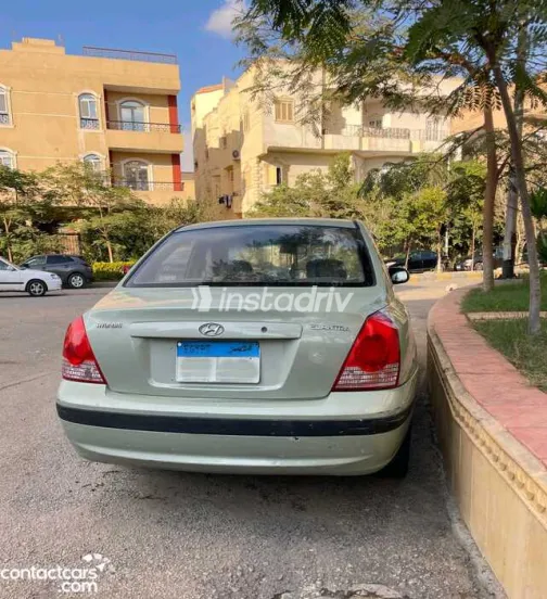 هيونداي إلنترا 2005 أبيض مستعملة للبيع - 3