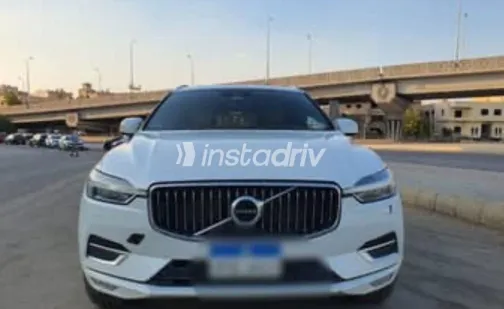 فولفو XC60 2019 أبيض مستعملة للبيع - 3