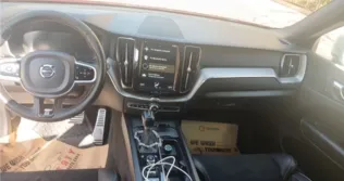 فولفو XC60 2019 أبيض مستعملة للبيع