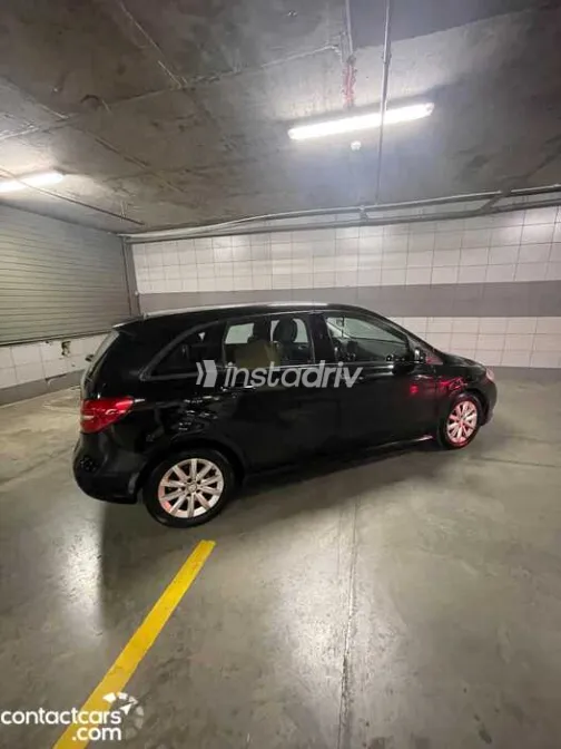 Mercedes B 180 2014 White Used for Sale - 1