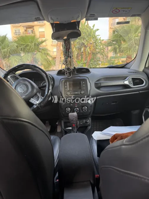 Jeep Renegade 2019 White Used for Sale - 2