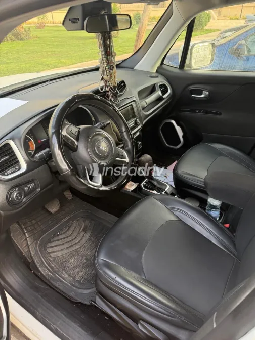 Jeep Renegade 2019 White Used for Sale - 3