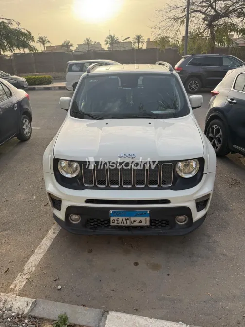 Jeep Renegade 2019 White Used for Sale - 4