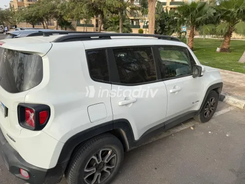 Jeep Renegade 2019 White Used for Sale - 8