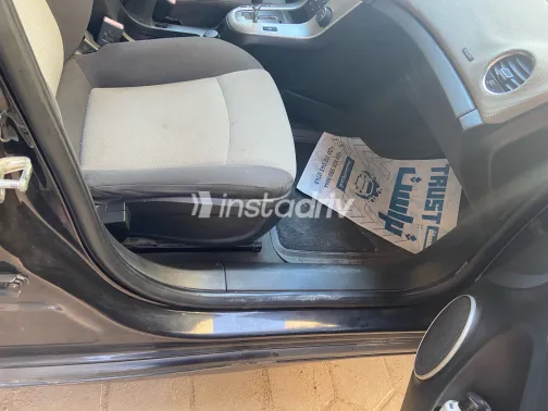 شيفروليه كروز 2014 أبيض مستعملة للبيع - 8