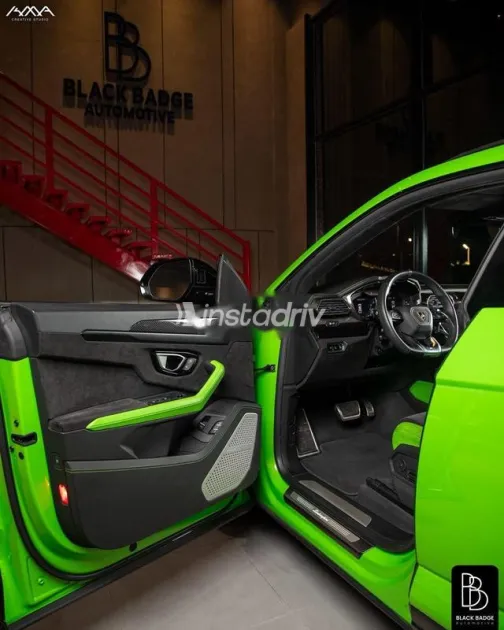 Lamborghini Urus 2022 Green Used for Sale - 3
