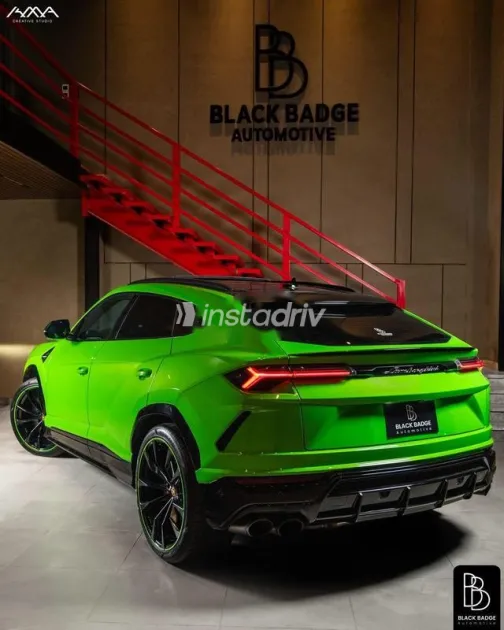 Lamborghini Urus 2022 Green Used for Sale - 6