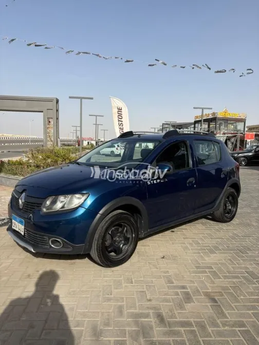 رينو سانديرو  ( ستيب  واى ) 2016 أزرق غامق مستعملة للبيع - 2