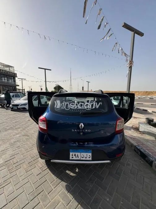 رينو سانديرو  ( ستيب  واى ) 2016 أزرق غامق مستعملة للبيع - 10