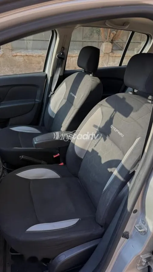 Renault Sandero Step Way 2016 Silver Used for Sale - 1