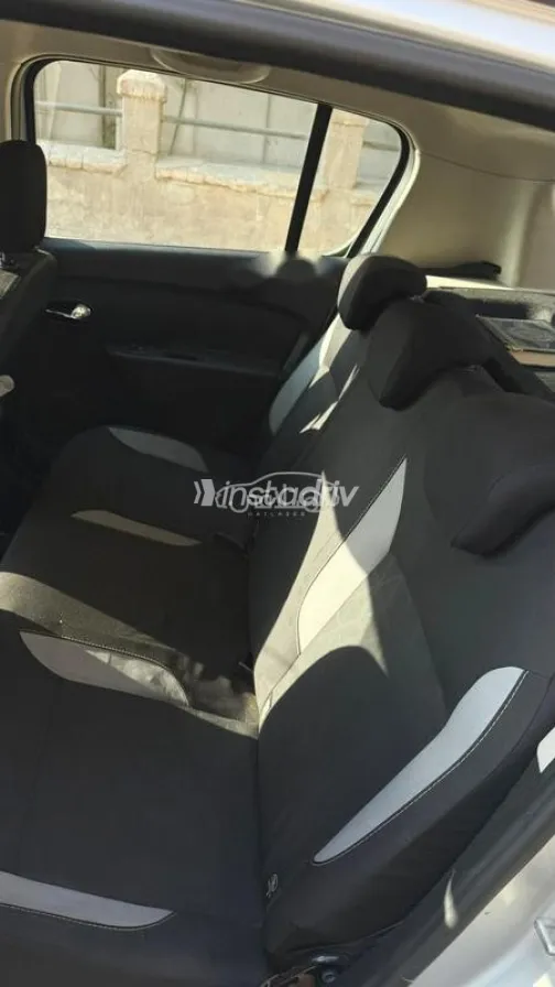 Renault Sandero Step Way 2016 Silver Used for Sale - 2