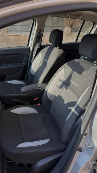 رينو سانديرو  ( ستيب  واى ) 2016 فضي مستعملة للبيع